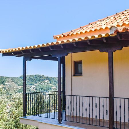 Apartments Villa L&M Skiathos Kalivia  Exterior photo