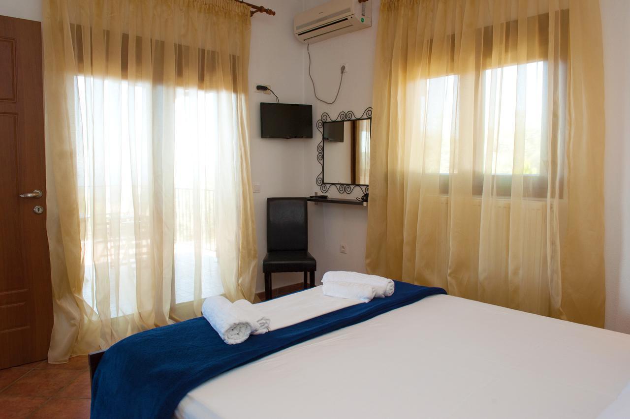 Apartments Villa L&M Skiathos Kalivia  Exterior photo